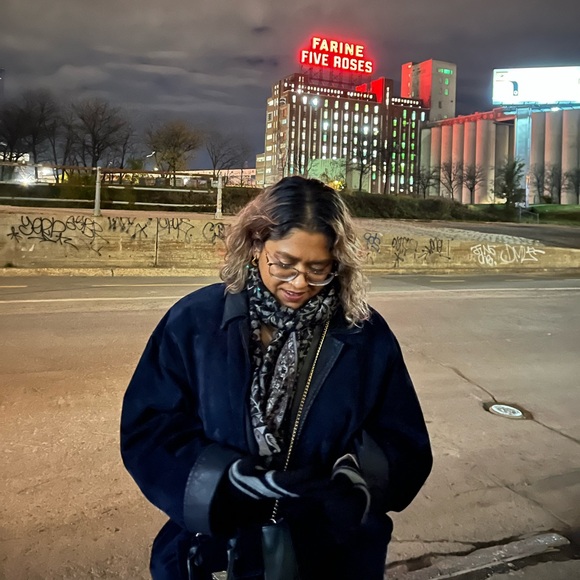 Meet your Posher, Laviva - Picture 1 of 1